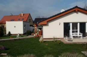 Modulová drevostavba Easy 40 ako letná kuchyňa k RD