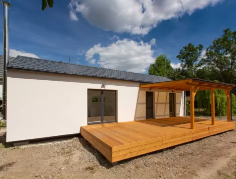 Drevostavba Easy 53 v Dolnom Vlkýši u Malesic s terasou