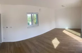 Menšia drevostavba Easy 46 neďaleko mesta Plzeň